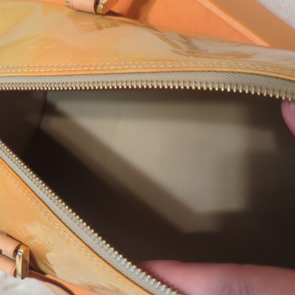 Louis Vuitton Cuir Verni - Picture 8 of 10